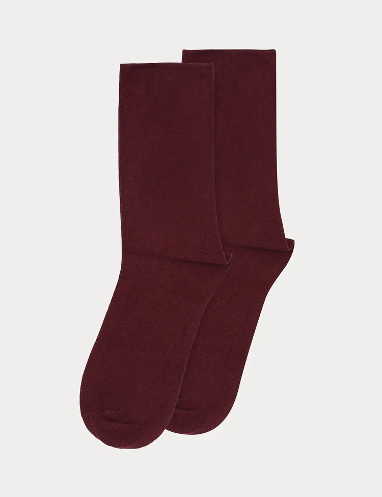 
                      
                        Levante Comfort Top Socks
                      
                    