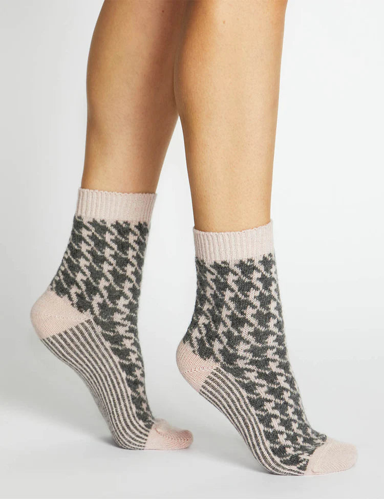 
                      
                        Levante Antonia Houndstooth Crew Sock
                      
                    