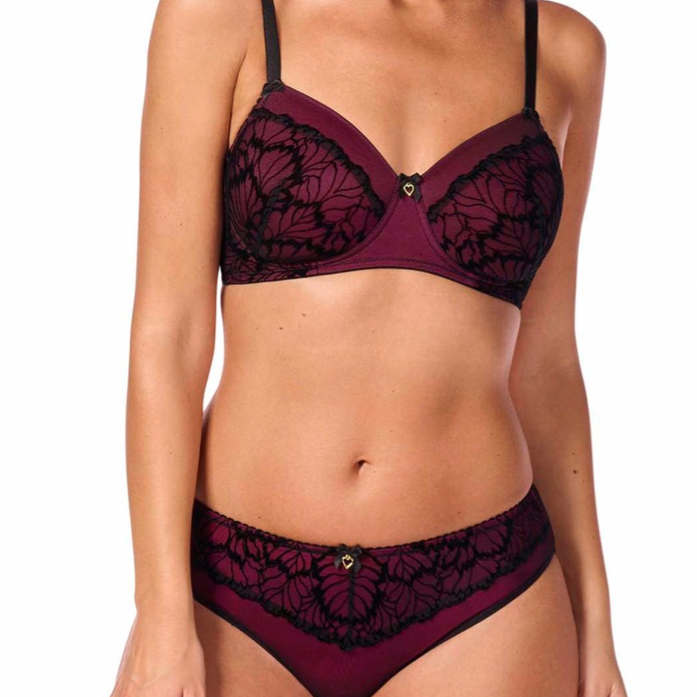 
                      
                        Amoena Leonie Brief
                      
                    