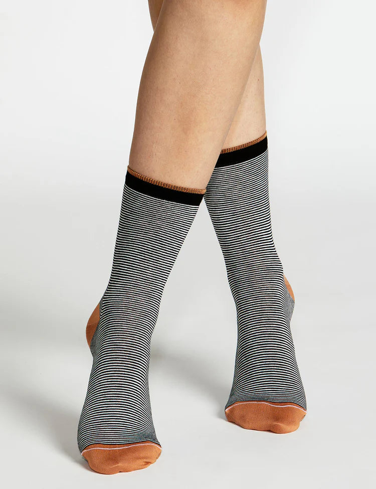 
                      
                        Levante Lina Fine Stripe Crew Sock LELISTRSK
                      
                    