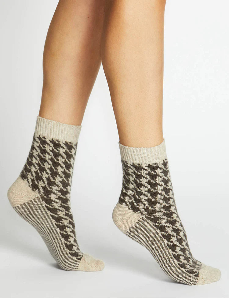 
                      
                        Levante Antonia Houndstooth Crew Sock
                      
                    